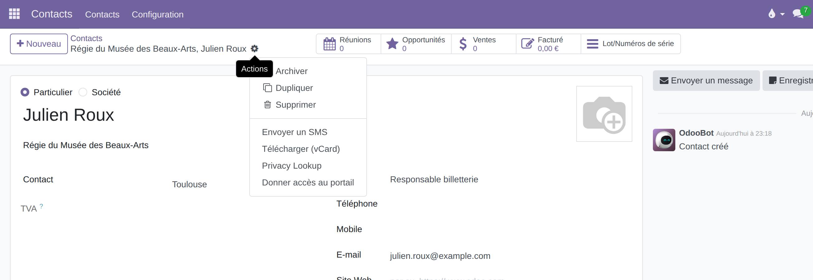 Menu Actions d'un contact, avec l'entrée Donner accès au portail